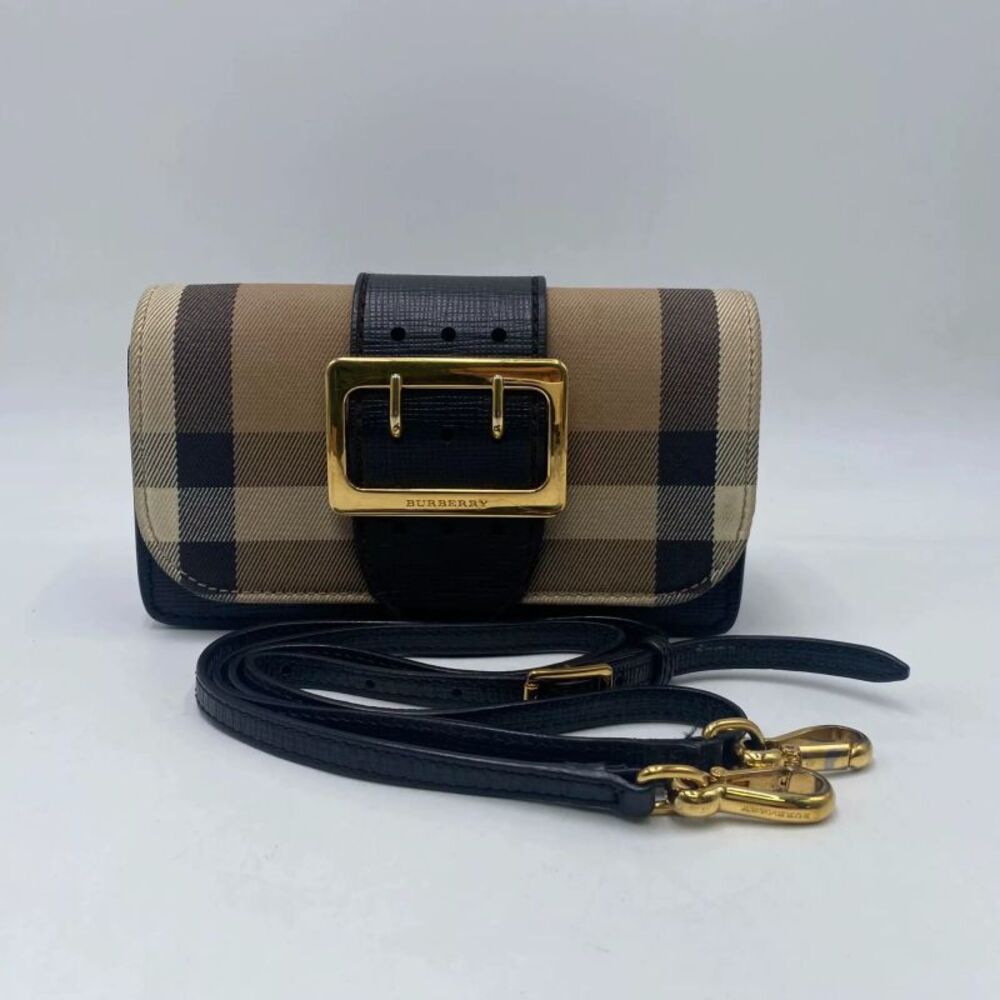 Burberry Women Pre-Loved Bag Very Good Condition